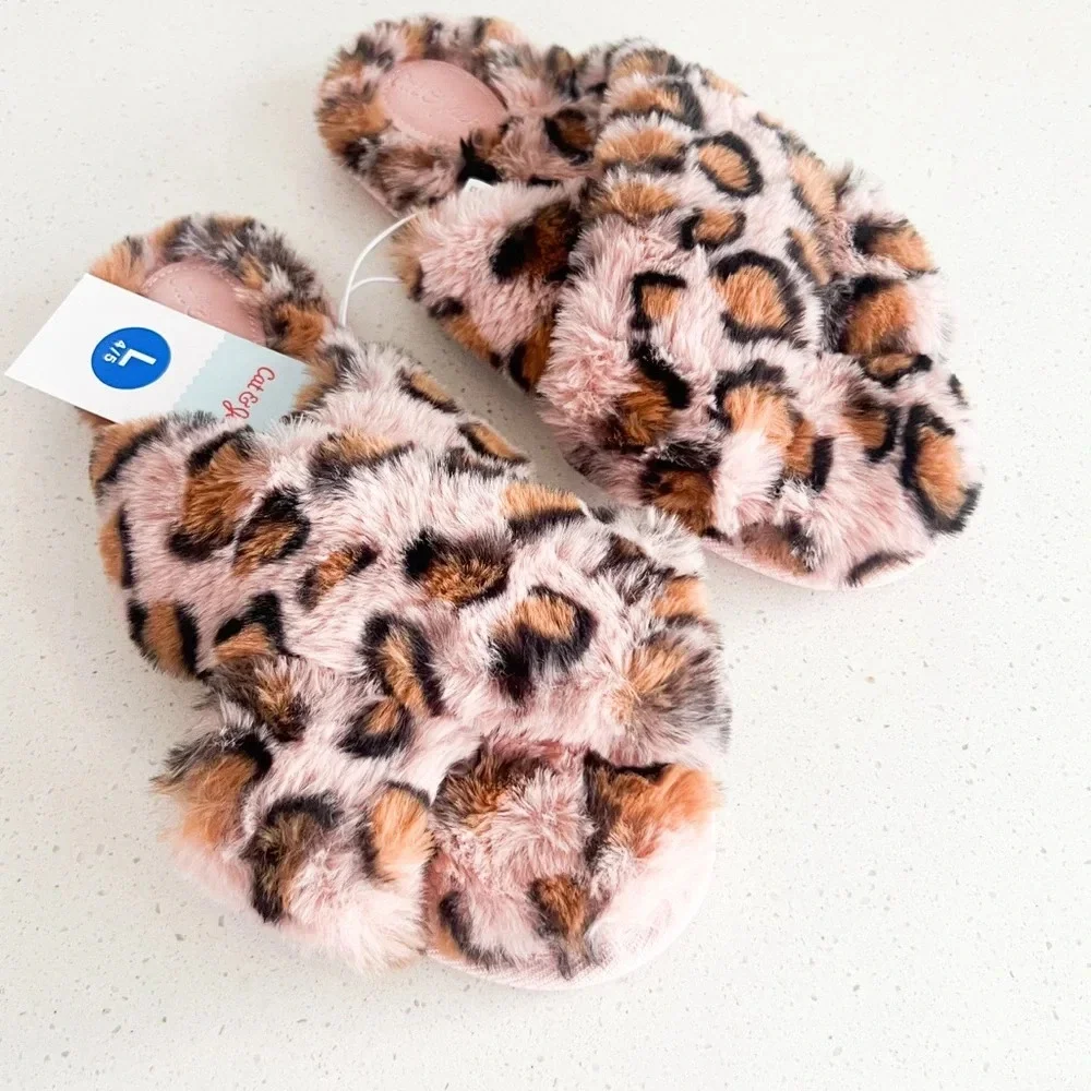 Adorable Cat & Jack Girls Brooklyn Pink Leopard Slippers - A Perfect Gift! - Picture 1 of 6
